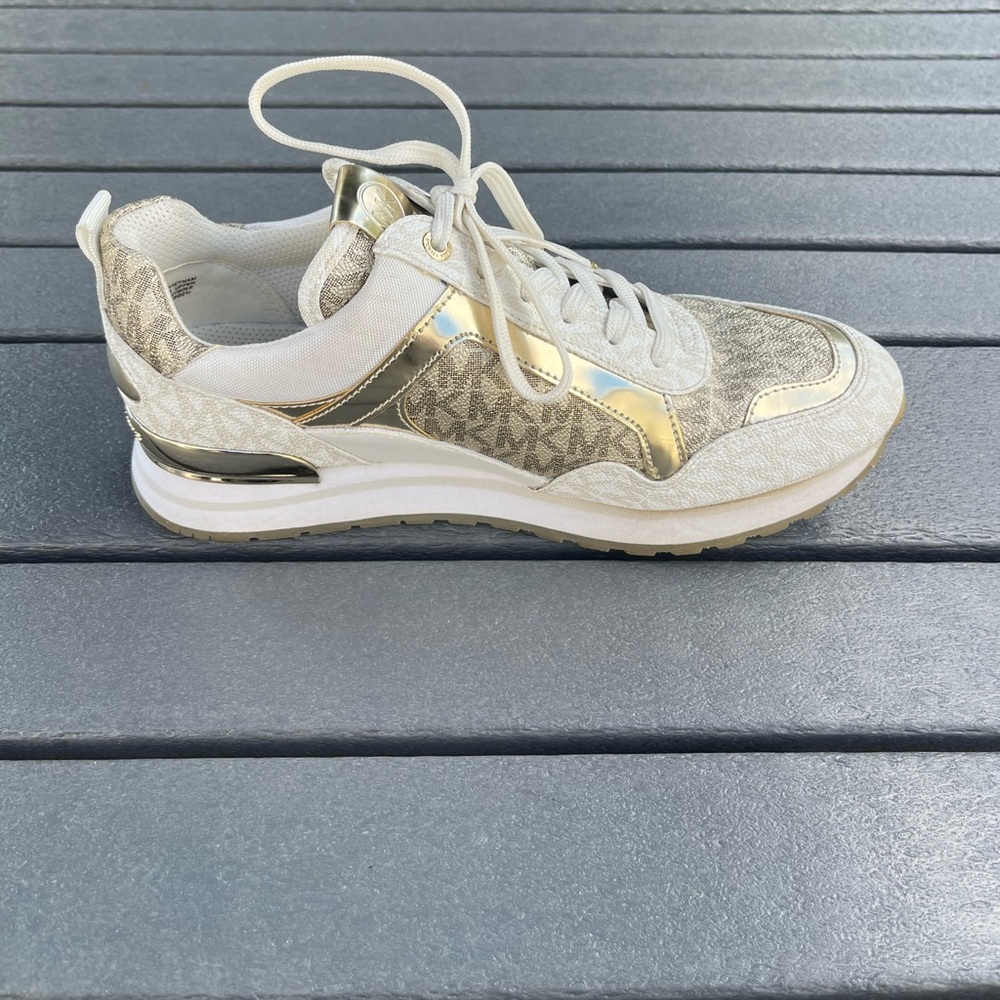 Michael Kors; Wilma Color-Block Logo Trainers; Little/No wear; Woman’s 9/9.5 - Picture 9 of 13